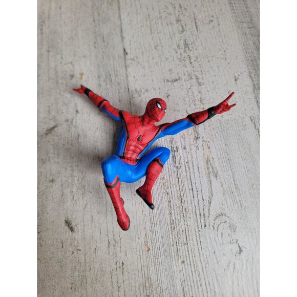 Hallmark a new kind of hero Spider-Man Marvel ornament Xmas - Picture 2 of 6